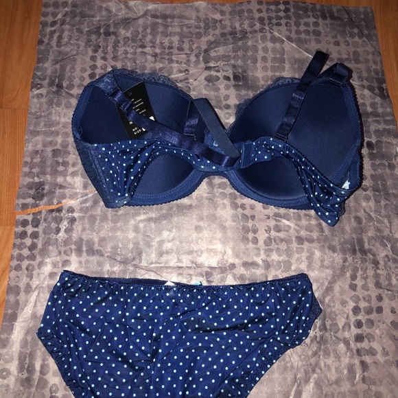 Bra set - Picture 2 of 3